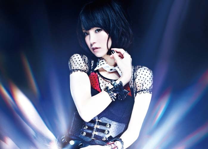 lisa-crossing-field-splash